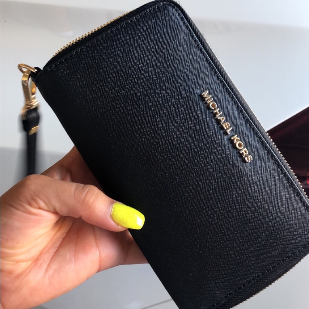 Black Michael kors wallet/wristlet